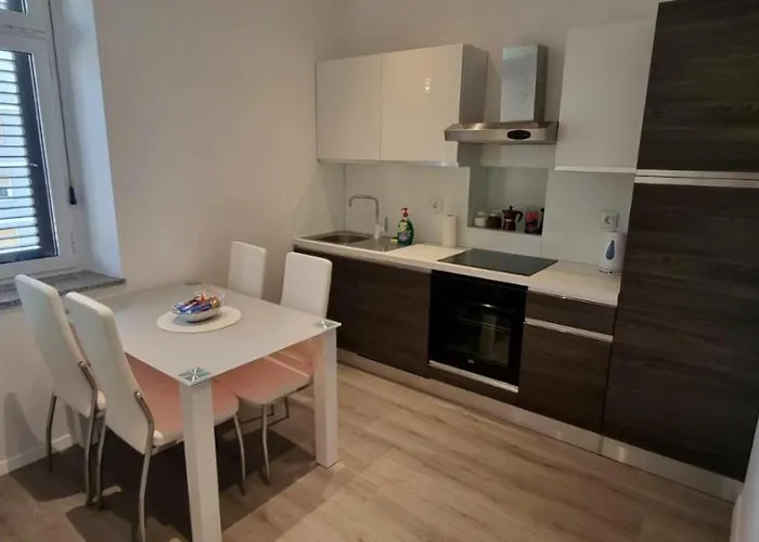 Lori - Beautiful View Apartment